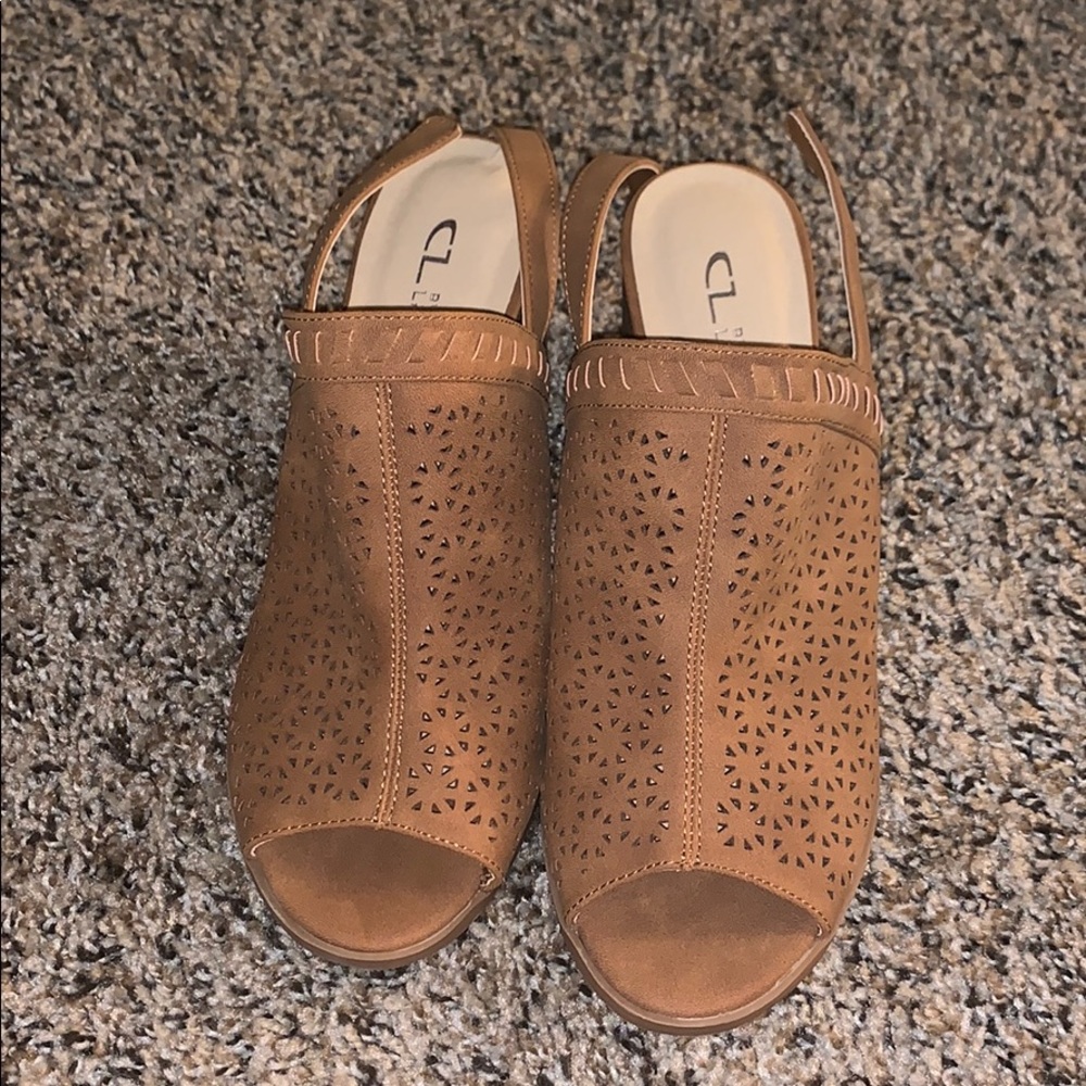 Open toed sandals